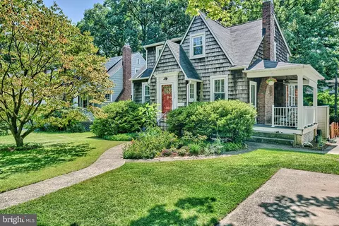 Exterior - 725 Dunkirk Rd, Baltimore, MD 21212 photo 2 of 10
