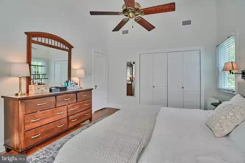 Bedroom - 725 Dunkirk Rd, Baltimore, MD 21212 photo 6 of 7