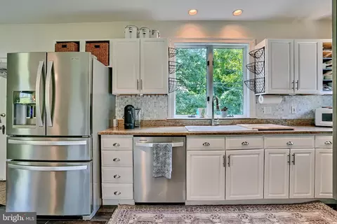 Kitchen - 725 Dunkirk Rd, Baltimore, MD 21212 photo 1 of 3