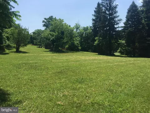 19 Saint Thomas Ln, Owings Mills, MD 21117