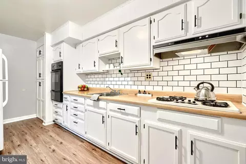 1718 Stokesley Rd, Dundalk, MD 21222