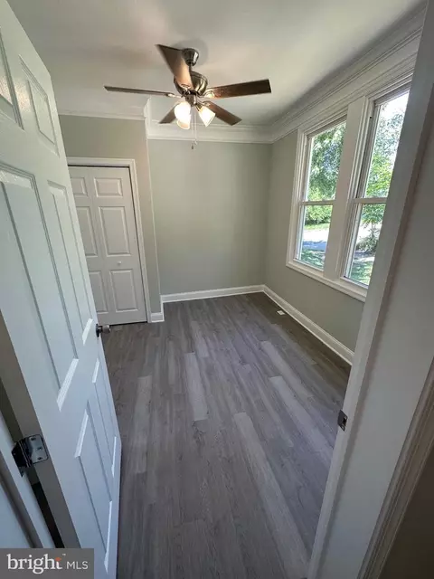 Entry Way - 21 Hazel Ave, Halethorpe, MD 21227 photo 3 of 4