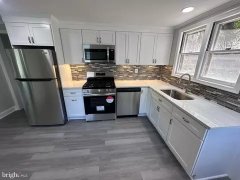 Kitchen - 21 Hazel Ave, Halethorpe, MD 21227 photo 3 of 5