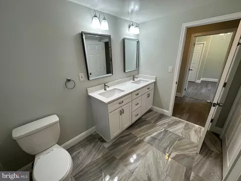 Bath - 21 Hazel Ave, Halethorpe, MD 21227 photo 3 of 5