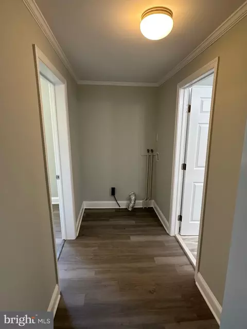 Entry Way - 21 Hazel Ave, Halethorpe, MD 21227 photo 4 of 4
