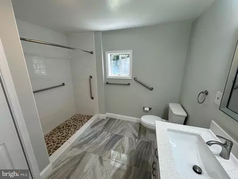 Bath - 21 Hazel Ave, Halethorpe, MD 21227 photo 4 of 5