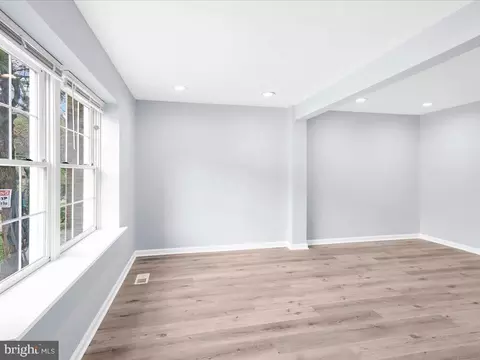 15 Ramsgate Ct, Halethorpe, MD 21227 photo 4