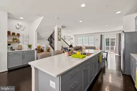 Kitchen - 910 Morgan Run Rd, Middle River, MD 21220 photo 2 of 2