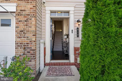 Entry Way - 910 Morgan Run Rd, Middle River, MD 21220 photo 1 of 10