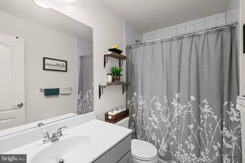 Bath - 910 Morgan Run Rd, Middle River, MD 21220 photo 1 of 5