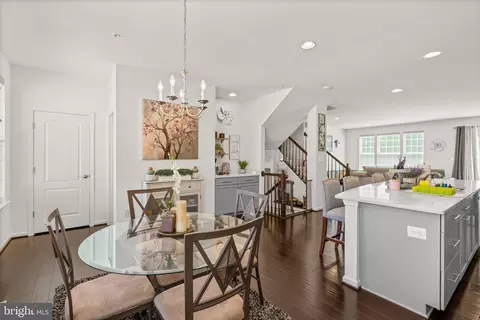 Entry Way - 910 Morgan Run Rd, Middle River, MD 21220 photo 6 of 10