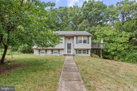 1660 Hopewell Ave, Essex, MD 21221