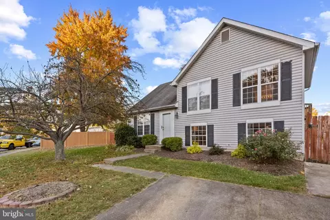 7 Olivia Ct, Middle River, MD 21220 photo 2