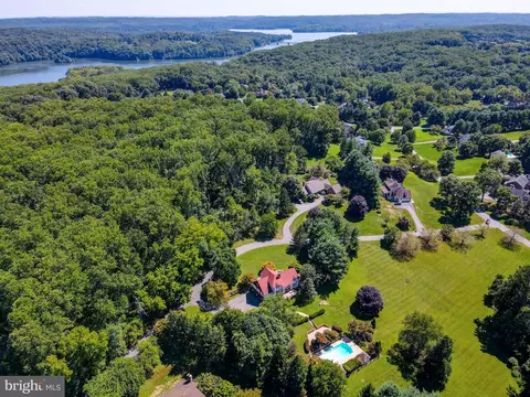 19 Highfield Ct, Cockeysville, MD 21030