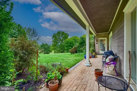 Exterior - 11 Devon Hill Rd #B4, Baltimore, MD 21210 photo 5 of 8
