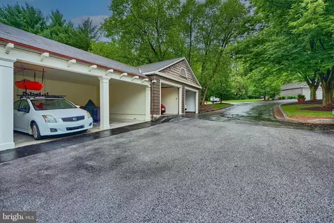 Exterior - 11 Devon Hill Rd #B4, Baltimore, MD 21210 photo 7 of 8