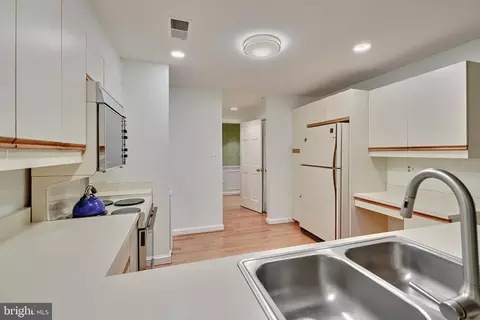 Kitchen - 11 Devon Hill Rd #B4, Baltimore, MD 21210 photo 3 of 3