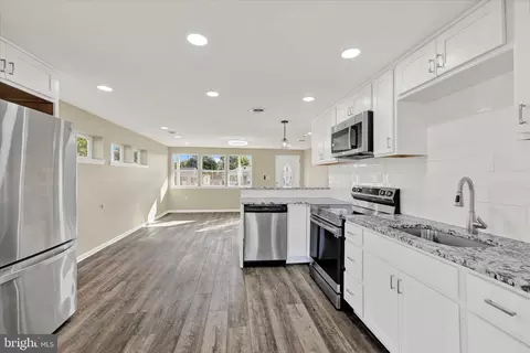 29 Right Aileron, Middle River, MD 21220 photo 8