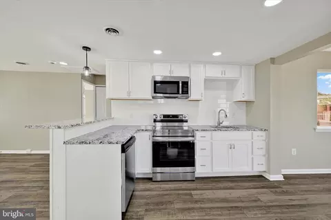 29 Right Aileron, Middle River, MD 21220 photo 4
