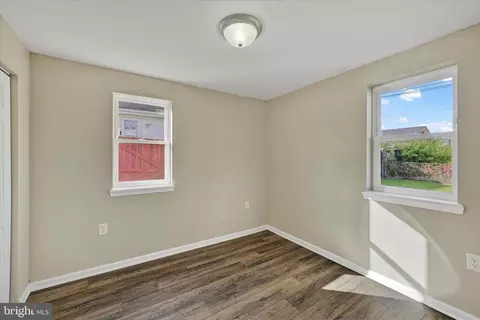 29 Right Aileron, Middle River, MD 21220 photo 2