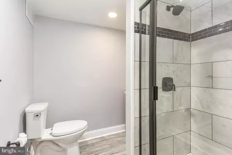 Bath - 1949 Guy Way, Dundalk, MD 21222 photo 1 of 3