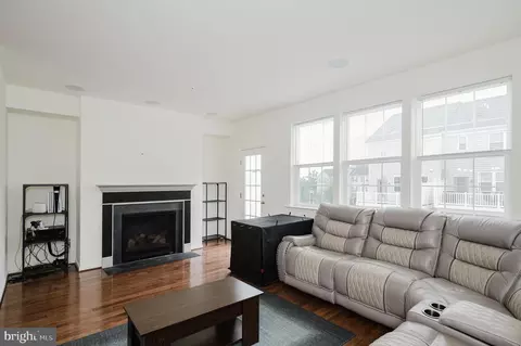 Living - 5417 Old Frederick Rd, Baltimore, MD 21229 photo 1 of 1