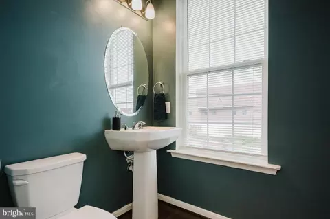Entry Way - 5417 Old Frederick Rd, Baltimore, MD 21229 photo 4 of 6