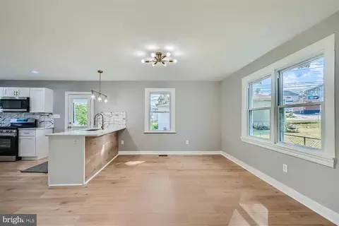 Living - 1 A Glenmore Ave, Baltimore, MD 21206 photo 4 of 4