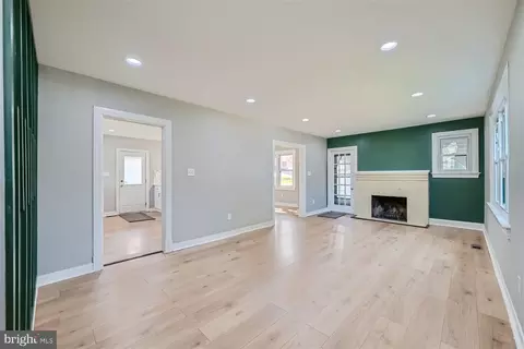 Living - 1 A Glenmore Ave, Baltimore, MD 21206 photo 1 of 4