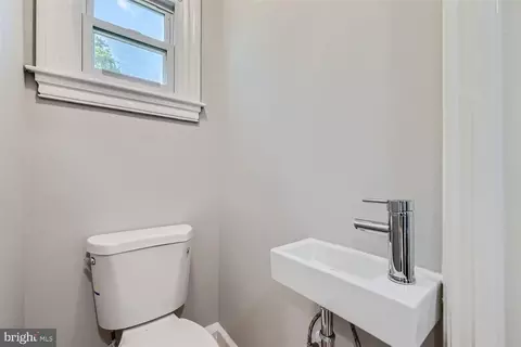 Bath - 1 A Glenmore Ave, Baltimore, MD 21206 photo 1 of 4