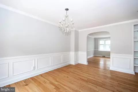 Living - 173 Dumbarton Rd, Baltimore, MD 21212 photo 4 of 4