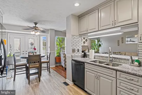 1 Bayview, Essex, MD 21221 photo 7