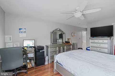 1 Bayview, Essex, MD 21221 photo 17