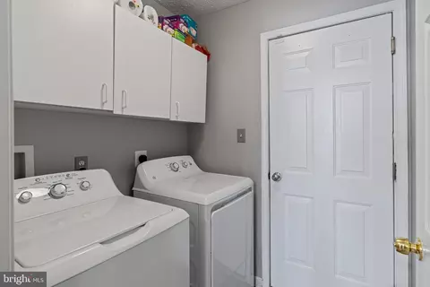 1 Bayview, Essex, MD 21221 photo 10