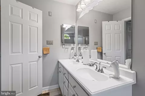 1 Bayview, Essex, MD 21221 photo 14
