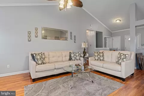 1 Bayview, Essex, MD 21221 photo 3