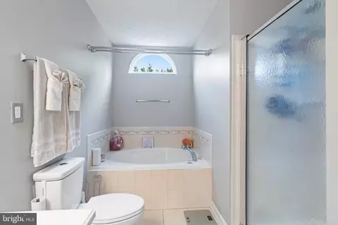 1 Bayview, Essex, MD 21221 photo 13