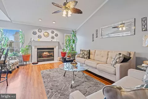 1 Bayview, Essex, MD 21221 photo 4
