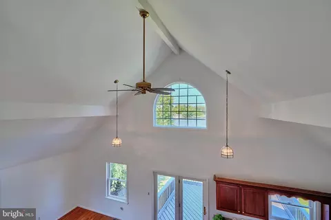 Entry Way - 7202 Waldman Ave, Sparrows Point, MD 21219 photo 8 of 11