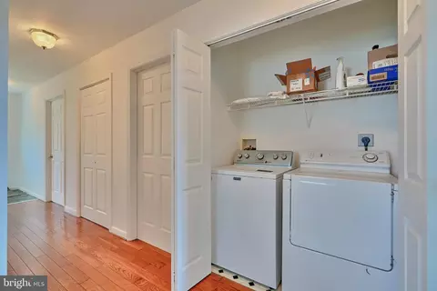 Entry Way - 7202 Waldman Ave, Sparrows Point, MD 21219 photo 6 of 11