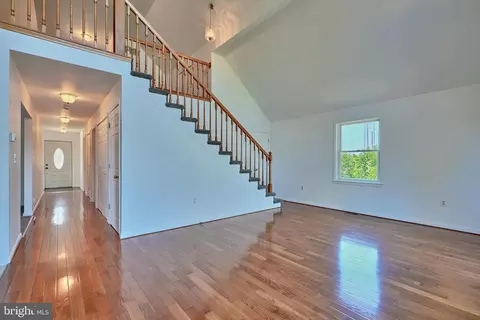 Entry Way - 7202 Waldman Ave, Sparrows Point, MD 21219 photo 5 of 11