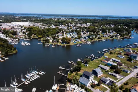 View/Area - 7202 Waldman Ave, Sparrows Point, MD 21219 photo 4 of 12