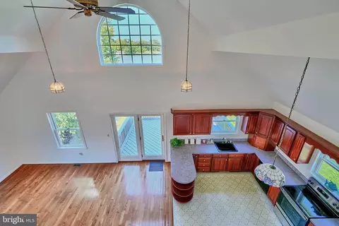 Entry Way - 7202 Waldman Ave, Sparrows Point, MD 21219 photo 9 of 11