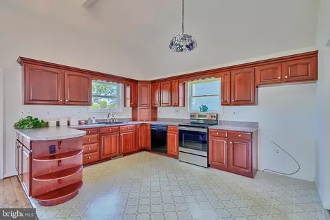 Kitchen - 7202 Waldman Ave, Sparrows Point, MD 21219 photo 2 of 4