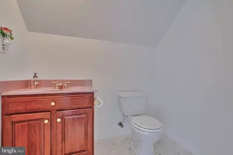 Bath - 7202 Waldman Ave, Sparrows Point, MD 21219 photo 5 of 5