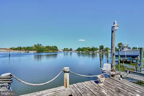 View/Area - 7202 Waldman Ave, Sparrows Point, MD 21219 photo 8 of 12