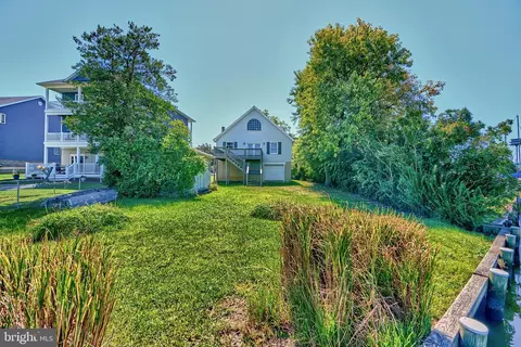 Exterior - 7202 Waldman Ave, Sparrows Point, MD 21219 photo 4 of 6