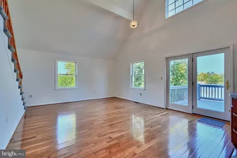Living - 7202 Waldman Ave, Sparrows Point, MD 21219 photo 3 of 5