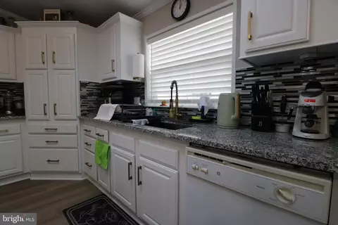 3302 Jonquil Ln, Middle River, MD 21220 photo 14