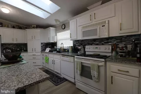 3302 Jonquil Ln, Middle River, MD 21220 photo 13